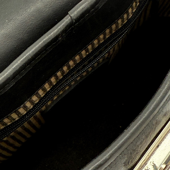 Vintage Style Two-Tone Leather Brighton Collection Shoulder Black & Brown Bag - Picture 13 of 14